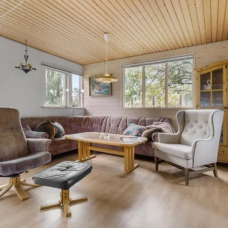 2 Bedroom Amazing In Nykobing Sj Casa vacanze Tjørneholm