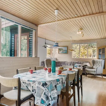 2 Bedroom Amazing In Nykobing Sj Casa vacanze Tjørneholm
